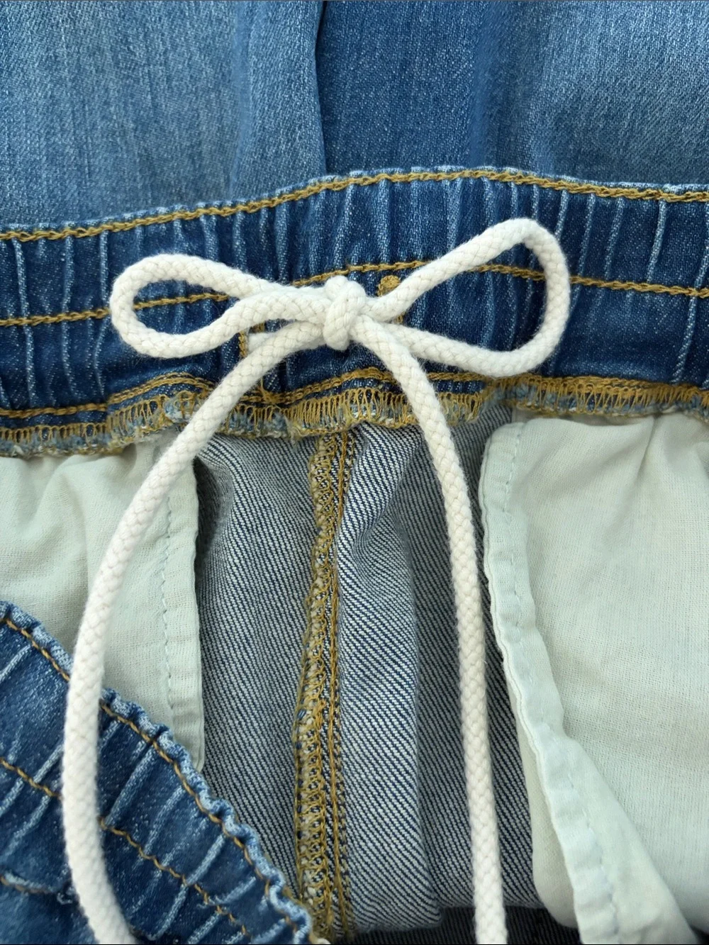 Pilcro Anthropologie The Izzie Relaxed Barrel Pull-On Elastic Waist Jeans